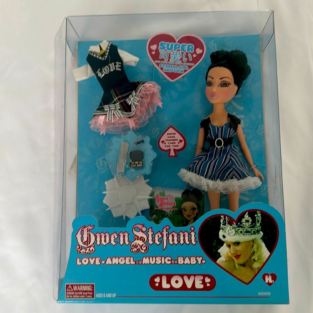Harajuku Lovers Doll- Gwen Stefani Doll Collection 2006-LOVE DOLL